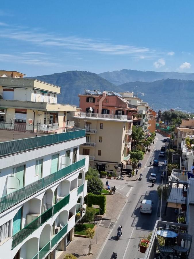 Guest House Emily Suites Sorrento Eksteriør bilde