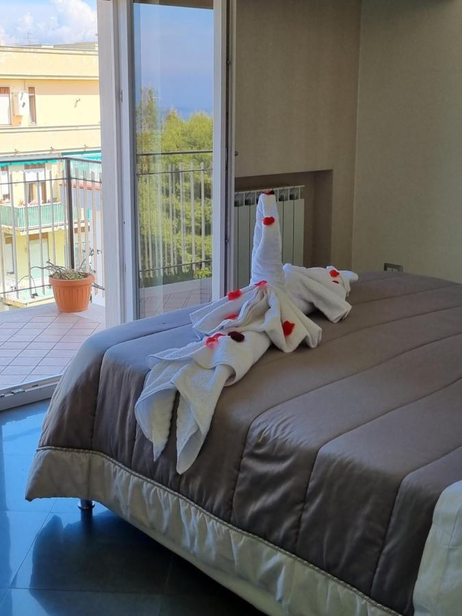 Guest House Emily Suites Sorrento Eksteriør bilde